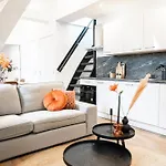 Apartmán Newly Renovated With Fast Wifi, Near Poppodium013