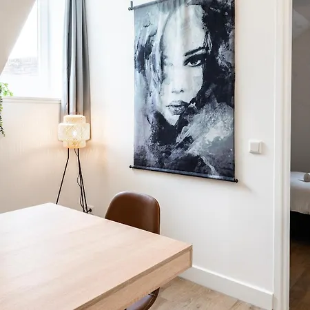 Newly Renovated With Fast Wifi, Near Poppodium013 Apartmán