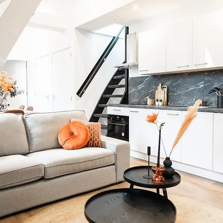 Apartmán Newly Renovated With Fast Wifi, Near Poppodium013