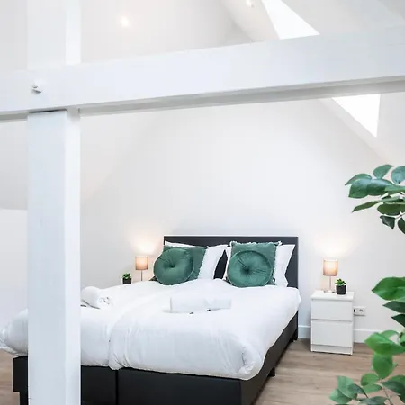 Apartament Newly Renovated With Fast Wifi, Near Poppodium013 *