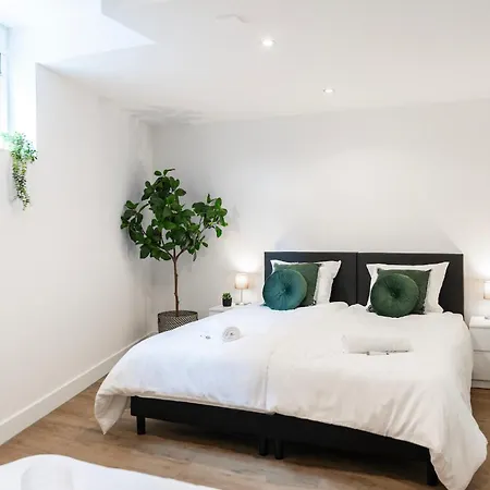 Apartament Newly Renovated With Fast Wifi, Near Poppodium013 *