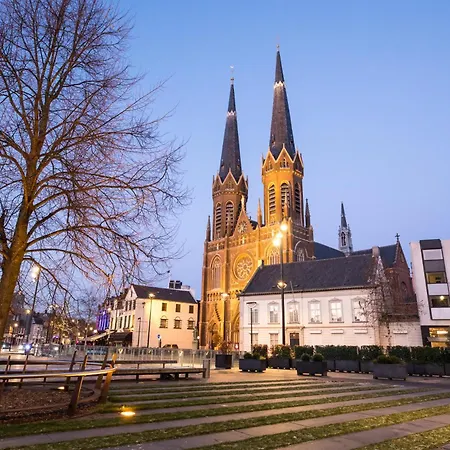 Apartament Newly Renovated With Fast Wifi, Near Poppodium013 *